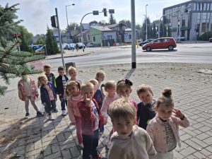 Wycieczka na skrzyżowanie - poznajemy zasady ruchu drogowego pieszych 